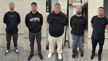 Detuvieron a una banda que intentó extraer 30 mil dólares y 29 millones de pesos de un banco con un DNI falso