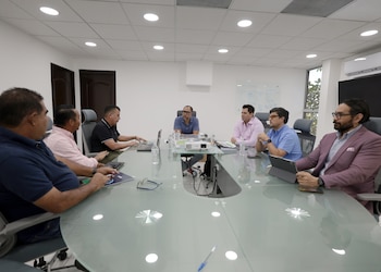 Yamil Bukele lidera reuniones estratégicas