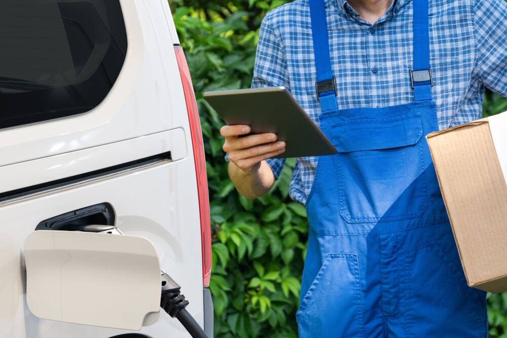 En Europa, varios países ya exigen o incentivan que las flotas de e-commerce sean 100% eléctricas para mitigar el impacto ambiental (Foto: Shutterstock)