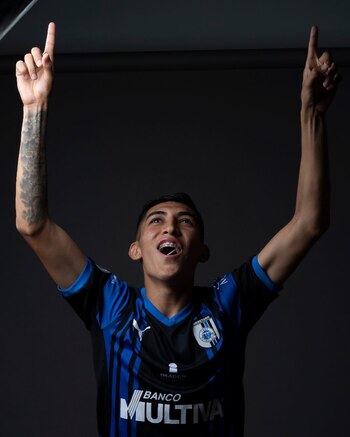 Jonathan Suarez pertenece al Club