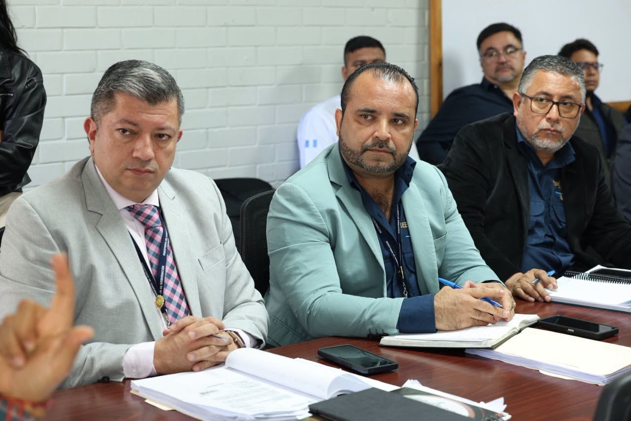 El director General del Sistema Penitenciario (DGSP), Melvin Rosales, y otras autoridades indicaron que las obras en las cárceles de Guatemala incluirán controles de ingreso, refuerzo de seguridad y mejoras para el personal penitenciario. (Organismo Legislativo)