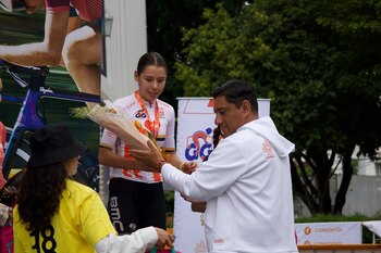 El evento reunió atletas de todo México en una exigente jornada sobre ruedas. Cerca de mil ciclistas recorrieron hasta 150 km por las avenidas de la ciudad. El Gran Giro Guadalajara Electrolit 2025 reunió este domingo a mil ciclistas en una vibrante jornada. (Cortesía Electrolit)