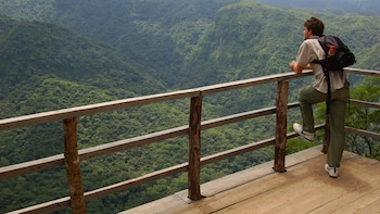 Orgullo salvadoreño: El Imposible entra