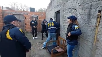 Cayó una red de hackers que robaba y vendía datos de organismos nacionales: hay siete detenidos