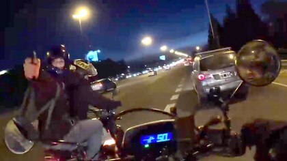 Un youtuber registró en video el momento en el que fue asaltado por motochorros en Panamericana