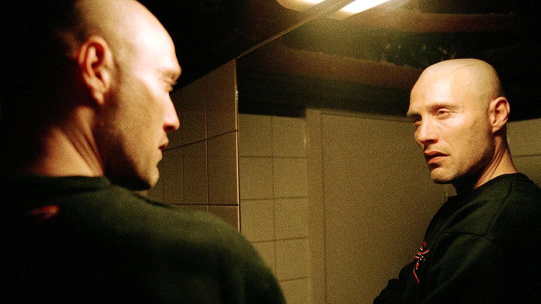 El actor danés destaca la importancia del deporte en su preparación para papeles extremos y escenas de acción (Prime Video)