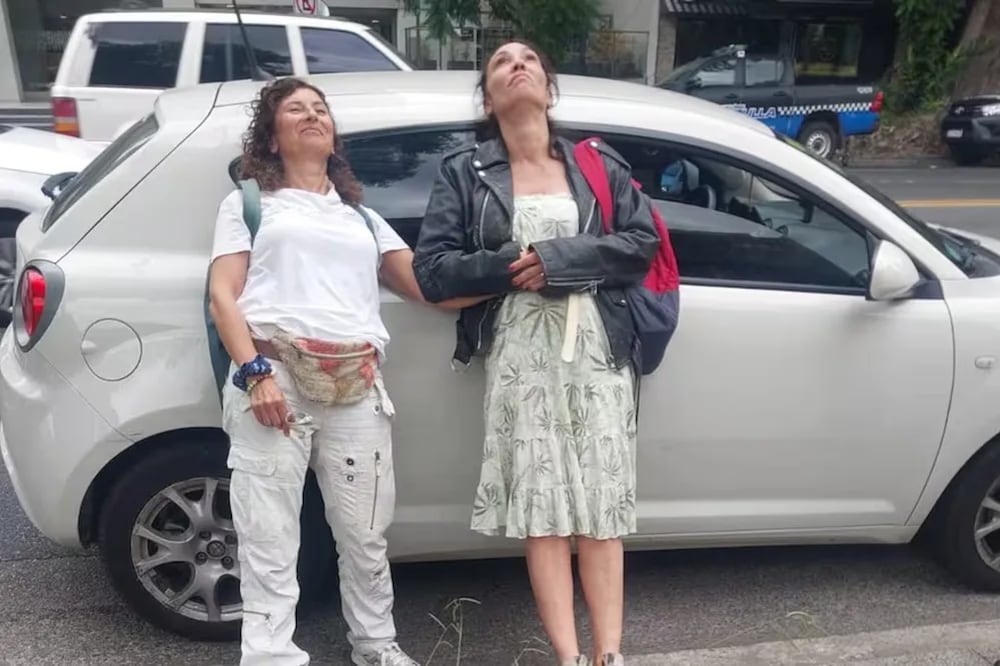 Las imágenes del episodio muestran a Ernestina Pais contenida por la otra conductora, quien la ayudó con técnicas de respiración