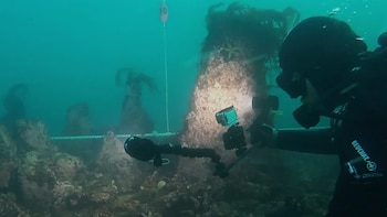 Descubren un muro de piedra