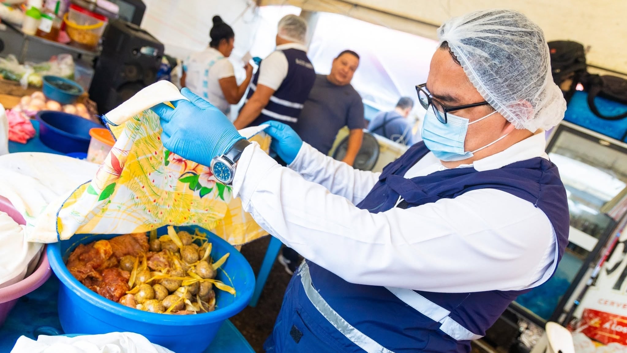 Superintendencia cuenta con nuevo reglamento para emprendedores de alimentos, higiene y cosméticos en El Salvador