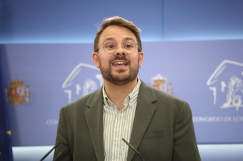 15/09/2026 El portavoz adjunto de Sumar en el Congreso, Alberto Ibáñez, durante una rueda de prensa en el Congreso de los Diputados, a 15 de septiembre de 2026, en Madrid (España).
POLITICA
Alejandro Martínez Vélez - Europa Press