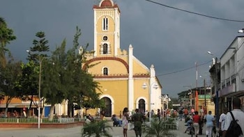 Encontraron una cabeza humana dentro de una bolsa en Puerto Tejada, Cauca: autoridades rastrean la moto que habría dejado el paquete en un parque