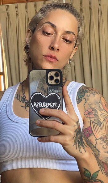 Maia, la hermana de Milett