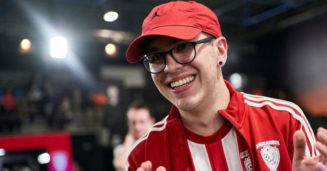 El popular streamer colombiano expresó su sorpresa y molestia en vivo, ironizando sobre la larga espera y conectando con miles de seguidores que compartieron su reacción en distintas plataformas digitales - crédito: juansguarnizo / Instagram