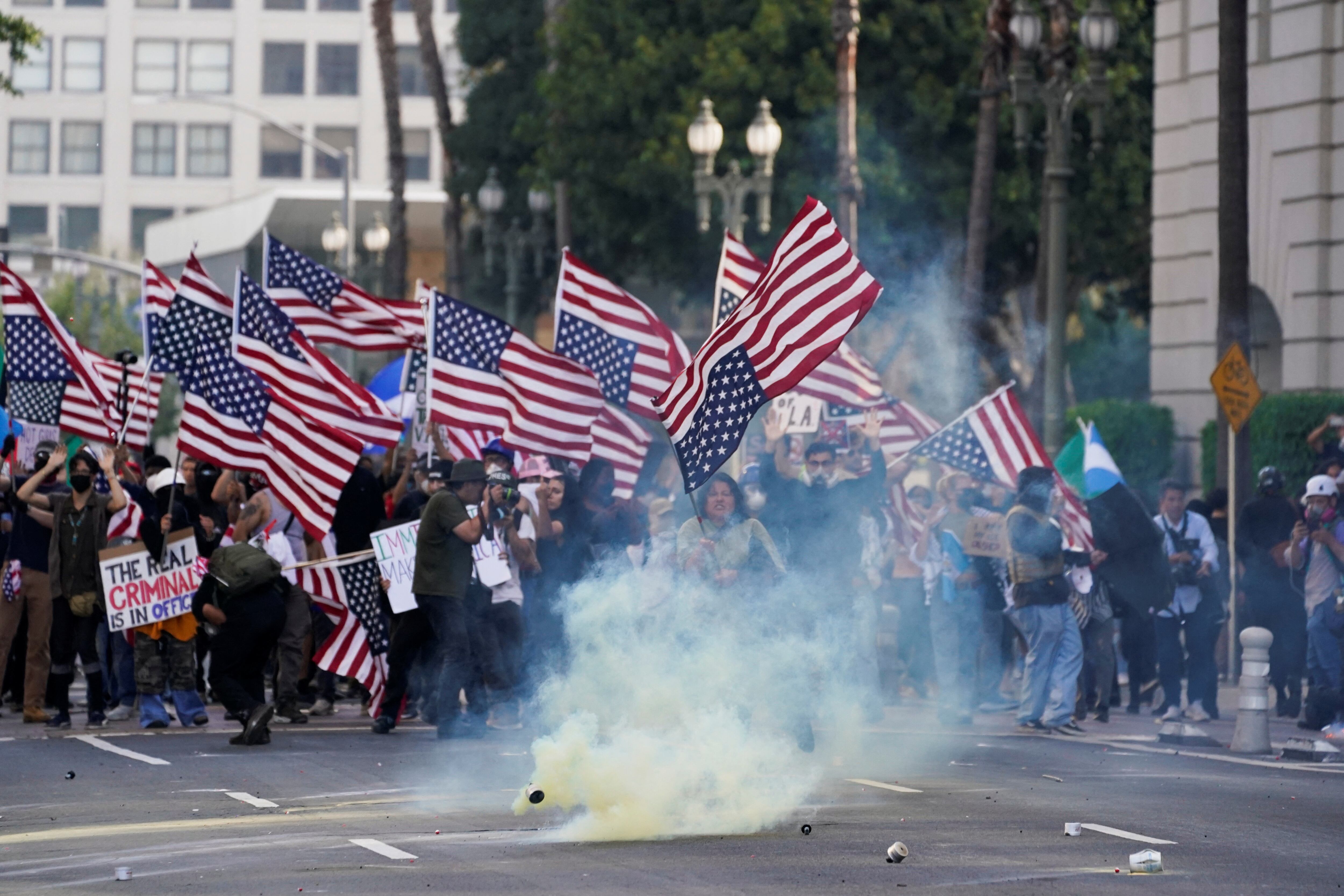 Sergio Espejo perdió parte de su mano durante una protesta pacífica en Los Ángeles contra las reformas migratorias. (REUTERS/David Ryder)