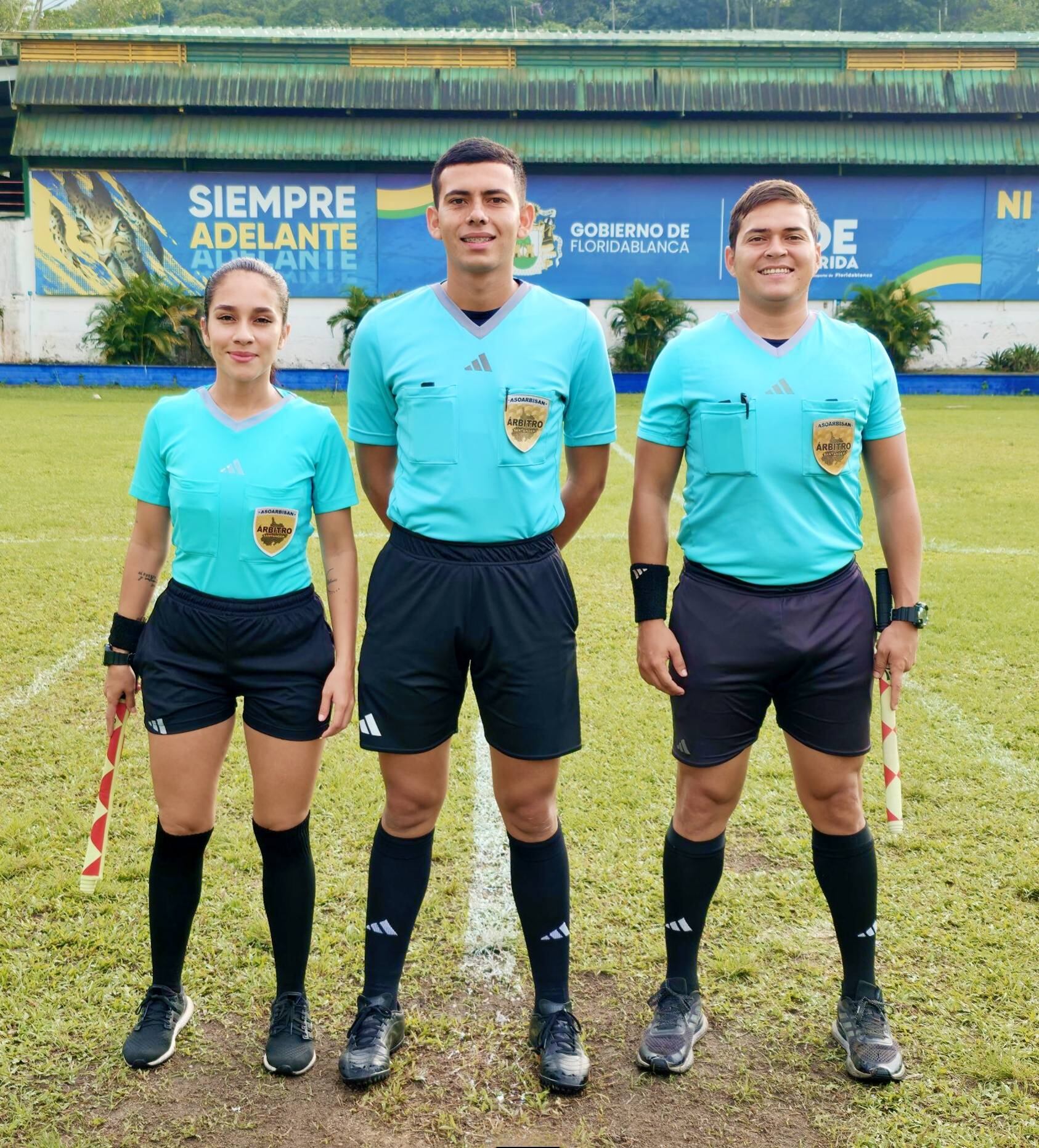 Karen Lozano ha arbitrado en partidos de la Liga de Santander y la Liga Femenina BetPlay - crédito Liga de Santander