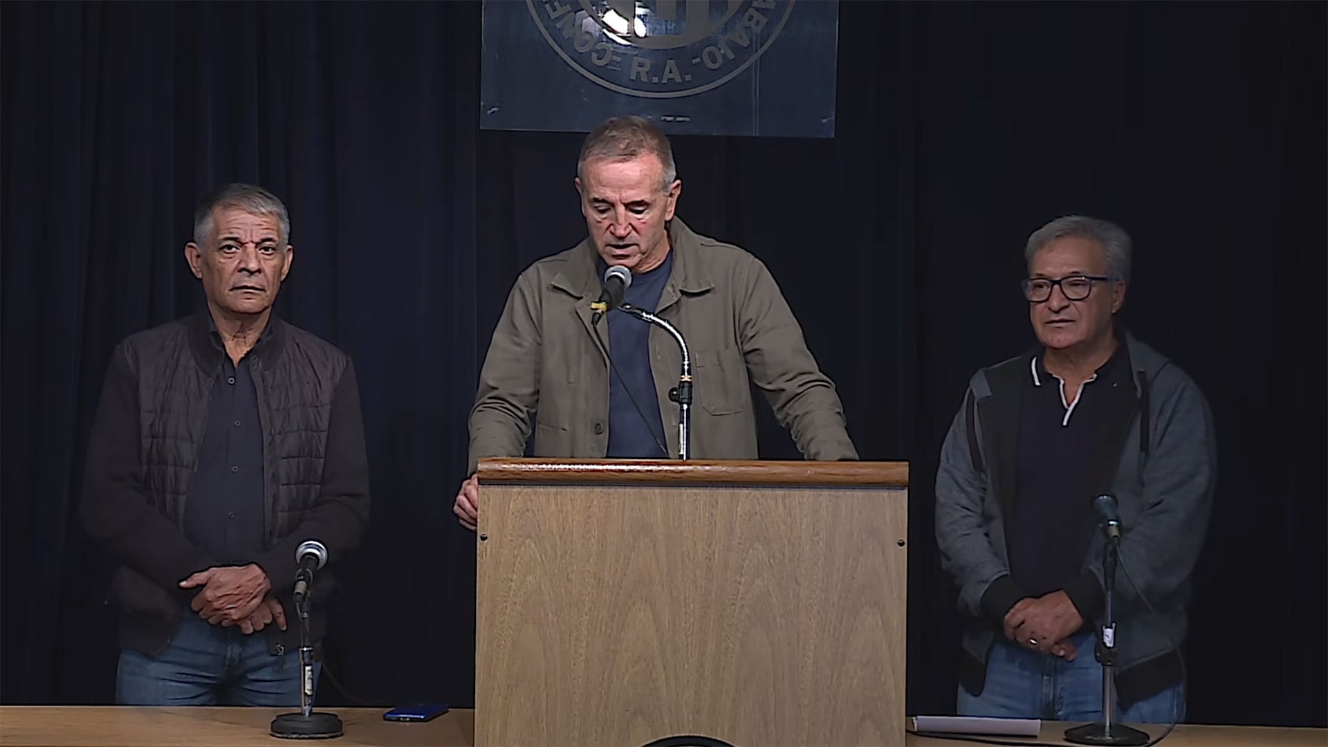 Sola, Jerónimo y Argüello brindaron una conferencia de prensa