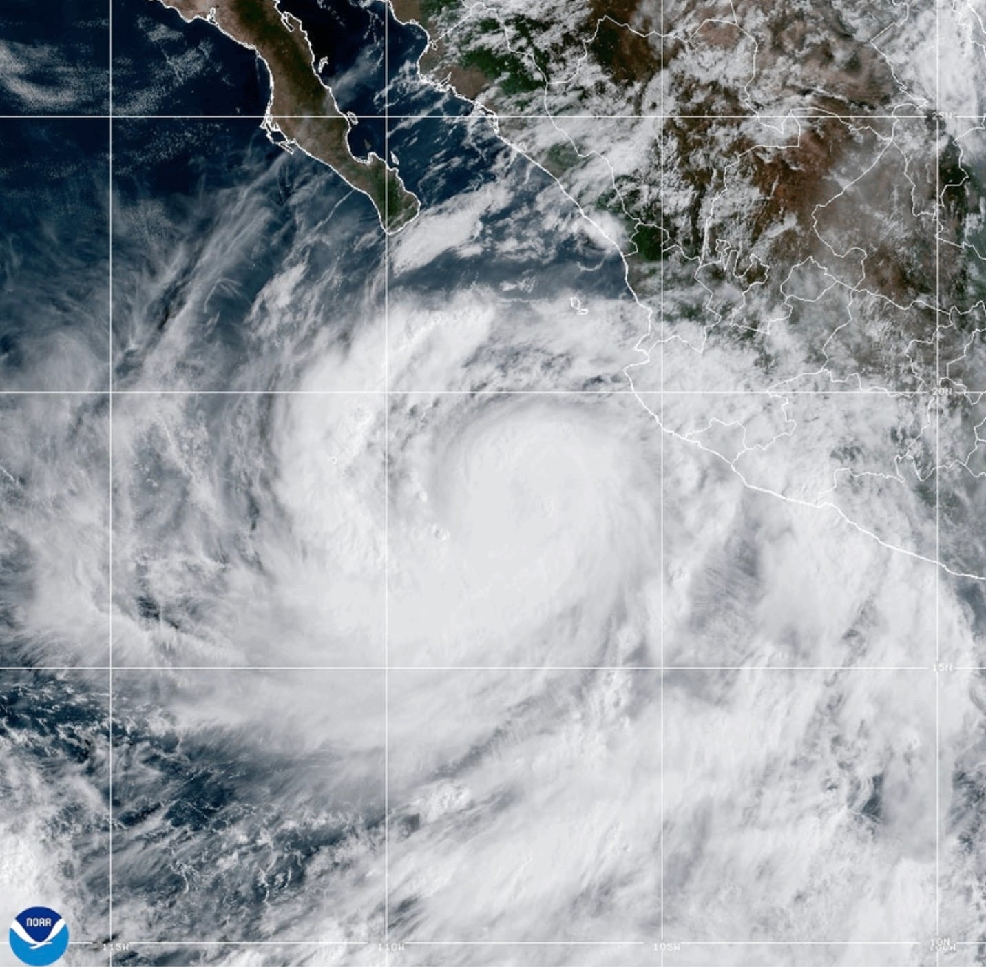 El huracán Rachel se desplazará al oeste-noroeste y generará lluvias fuertes en Baja California Sur. (Oficina Nacional de Administración Oceánica y Atmosférica vía AP)