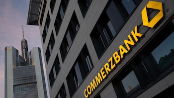 Commerzbank critica la actitud de UniCredit y reitera su negativa a la oferta de compra actual