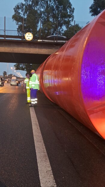 La altura máxima del puente