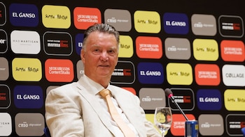 La AN respalda al entrenador Louis van Gaal en un pleito con Hacienda por la indemnización tras su despido en el Barça