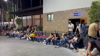 Desde 12 horas antes de la apertura de casillas hacen filas en Hermosillo, denuncian en redes sociales