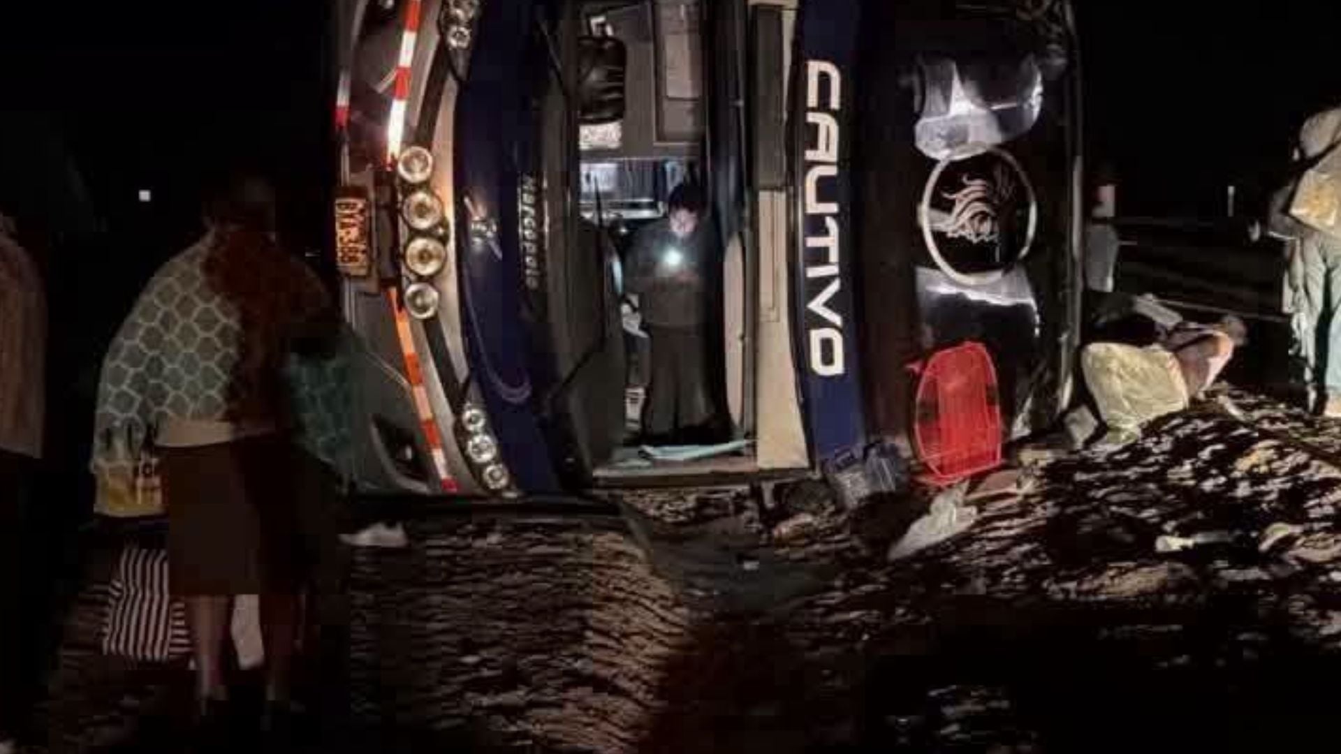 Accidente en Áncash: Bus interprovincial se vuelca con más de 40 pasajeros en Huarmey