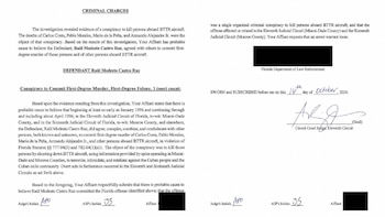 Dos páginas de un documento legal en inglés con texto mecanografiado, secciones tachadas en negro, firmas manuscritas e iniciales