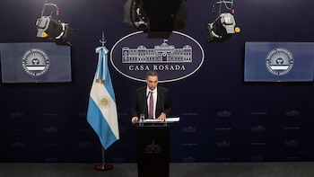 El trasfondo de la vuelta de Manuel Adorni a las conferencias y las denuncias cruzadas que se aproximan