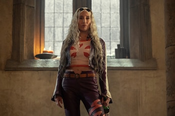 Katey Sagal como la Dra.