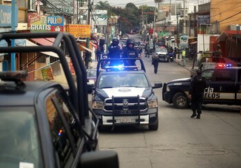 Las manifestantes exigieron la presentación