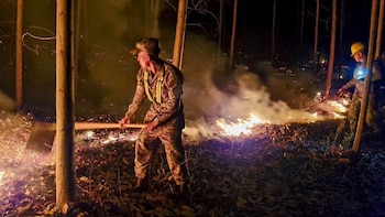 Bomberos de El Salvador logran