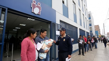 ¿Mañana feriado 6 de agosto atenderá el Reniec? Solo en estas tres agencias de Lima para trámites y entrega de DNI