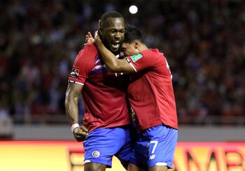 Kendall Waston y Yeltsin Tejeda