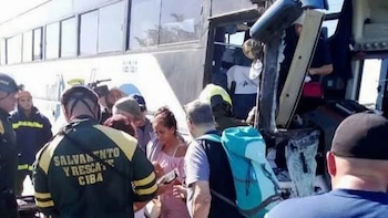 Un choque entre un autobús y un camión deja un muerto y ocho heridos en Camagüey