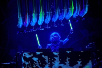 The Rockstar es la gran novedad del Blue Man Group en su Bluevolution World Tour - crédito cortesía Queen Street Talent