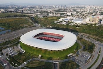 ARCHIVO - Foto del 16 de octubre del 2025, del Estadio Akron desde el aire, una de las sedes de la Copa Mundial 2026 en Guadalajara, Jalisco, México. (AP Foto/Eduardo Verdugo, Archivo)