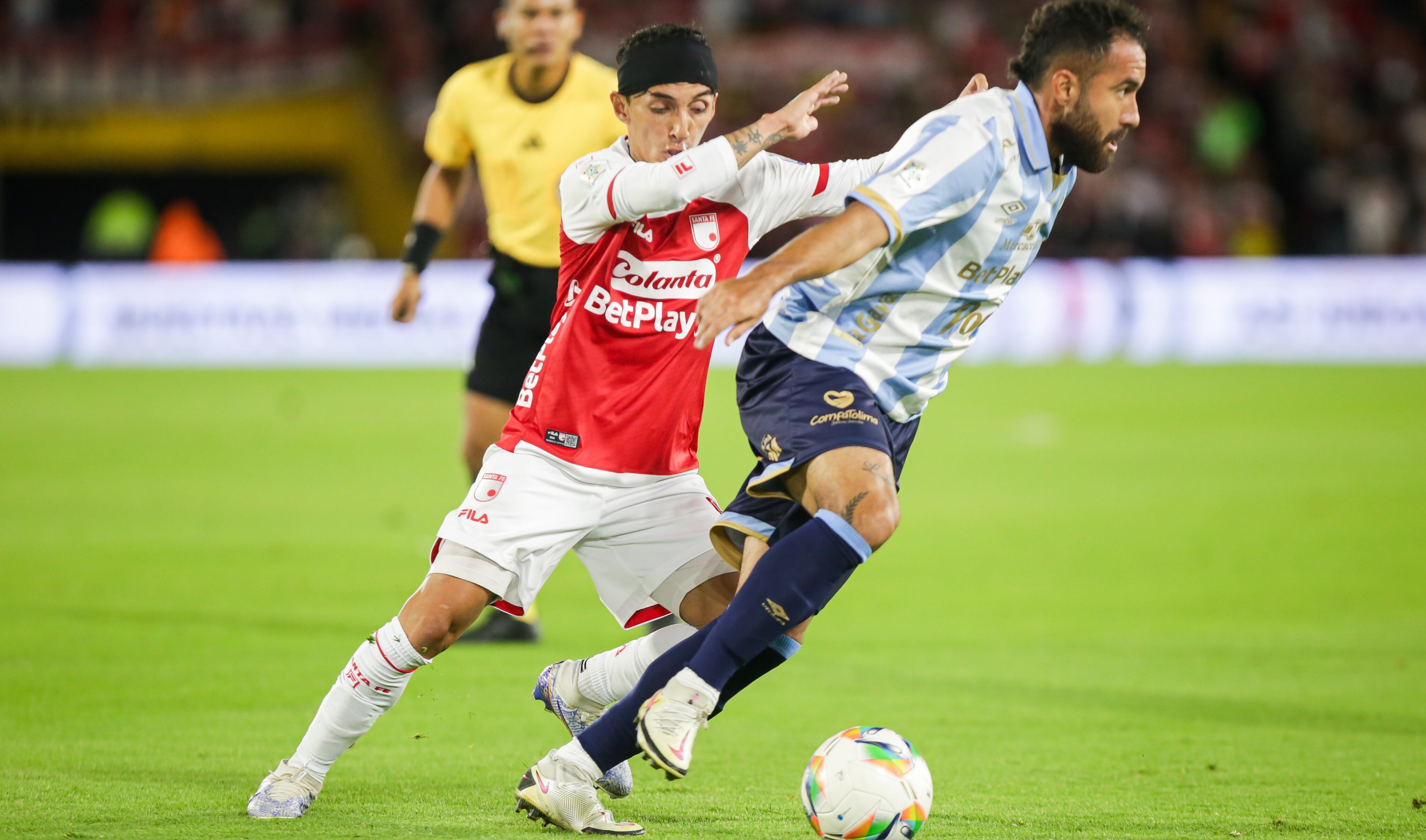 Santa Fe y Deportes Tolima tendrán un duelo clave por el liderato del grupo B de los cuadrangulares de la Liga BetPlay en El Campín - crédito Colprensa