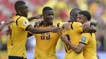 Ecuador pacta amistosos ante dos