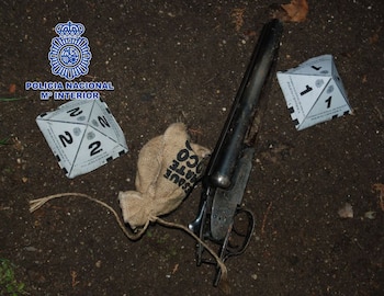 La escopeta recortada encontrada por