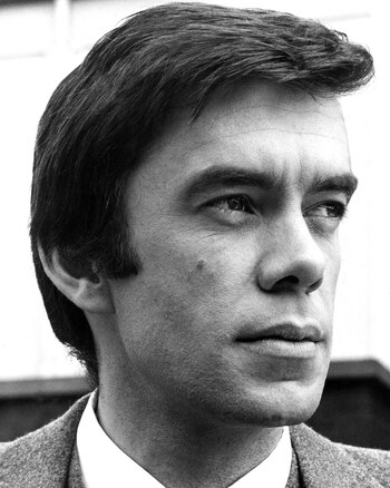 James Laurenson hizo historia en