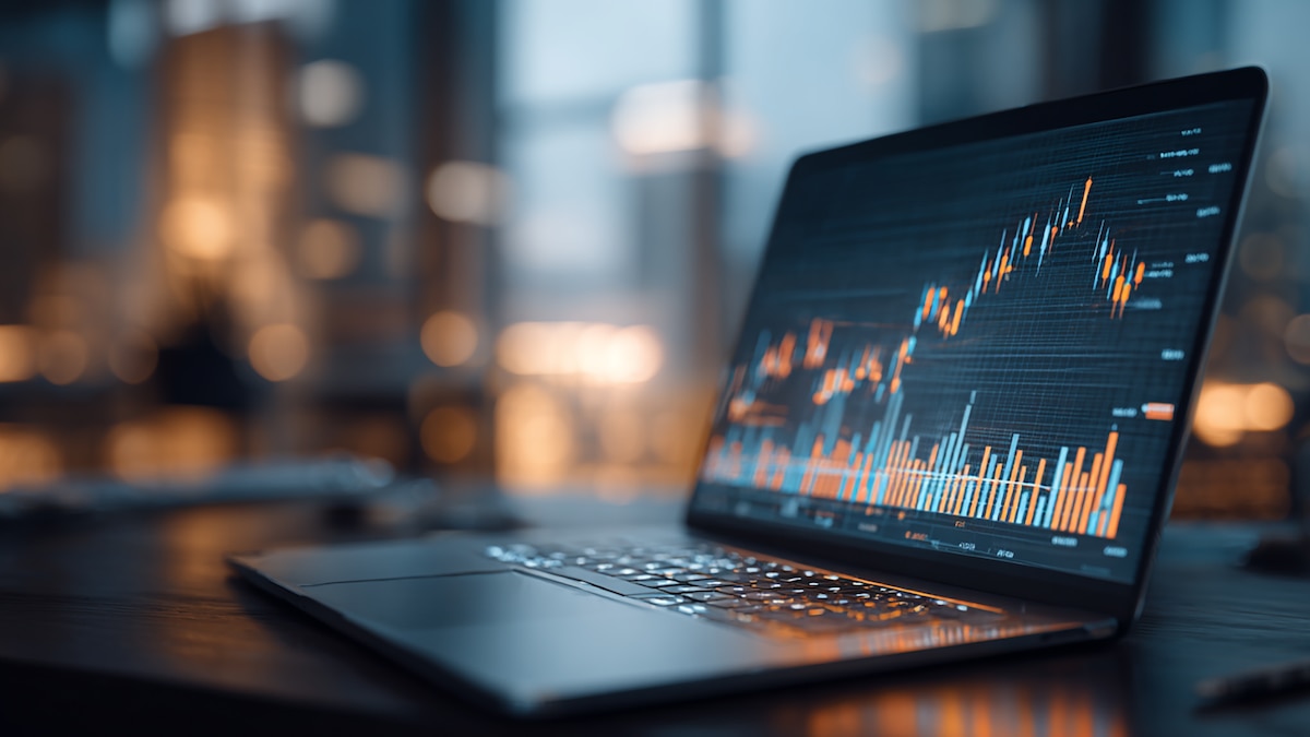 Sucursal bancaria con íconos digitales representando inteligencia artificial y servicios financieros