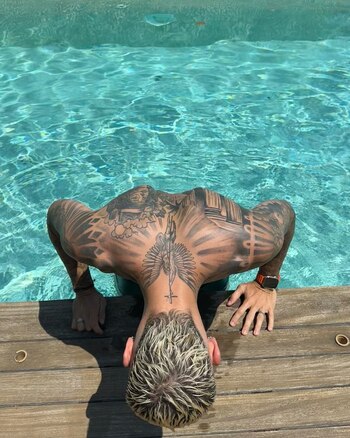 Mauro Icardi se broncea y