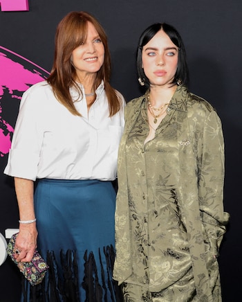 La ganadora del Grammy fue educada en casa por su madre Maggie Baird, en un modelo familiar basado en actividades cotidianas y aprendizajes prácticos (REUTERS/Mario Anzuoni)