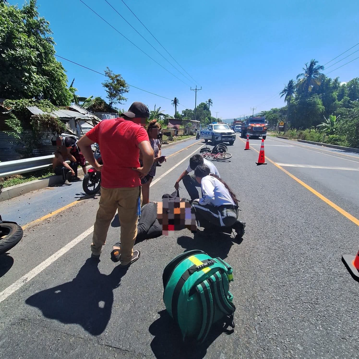 Una ciclista falleció esta semana, tras ser embestida por un motociclista en el Periférico Claudia Lars. (Foto cortesía)