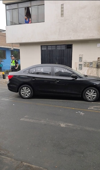 PNP inició persecución y capturó a cuatro sospechosos luego de un enfrentamiento armado en La Pascana. Facebook