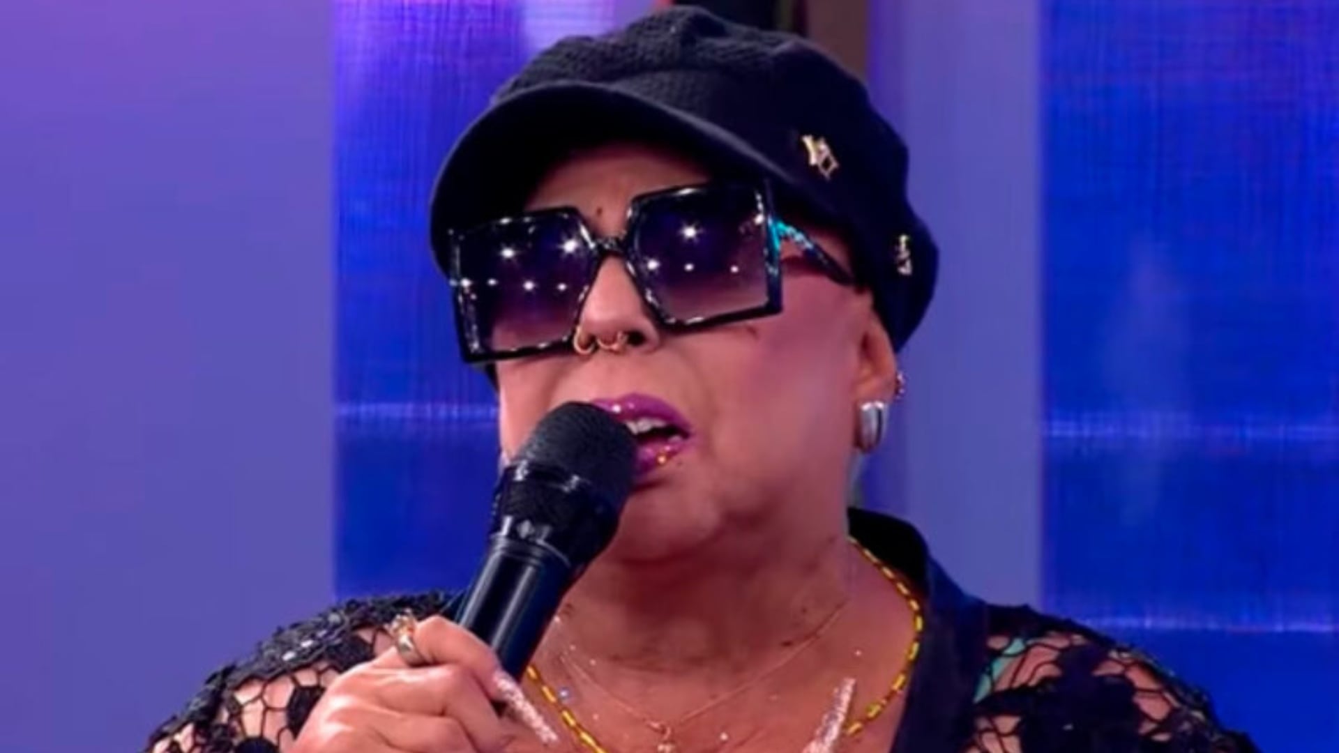 Lucía de la Cruz sigue evolucionando, en compañía de sus hijos.