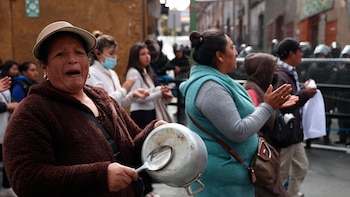 Los bloqueos en Bolivia asfixian a pequeños comerciantes, transportistas y productores