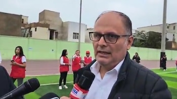 Contralor no pudo votar por ausencia de miembros de mesa en su local de votación: “Tendré que volver”