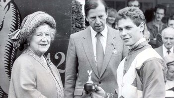 La Reina Madre con un