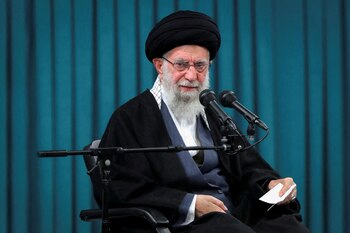 El ayatollah Ali Khamenei (via